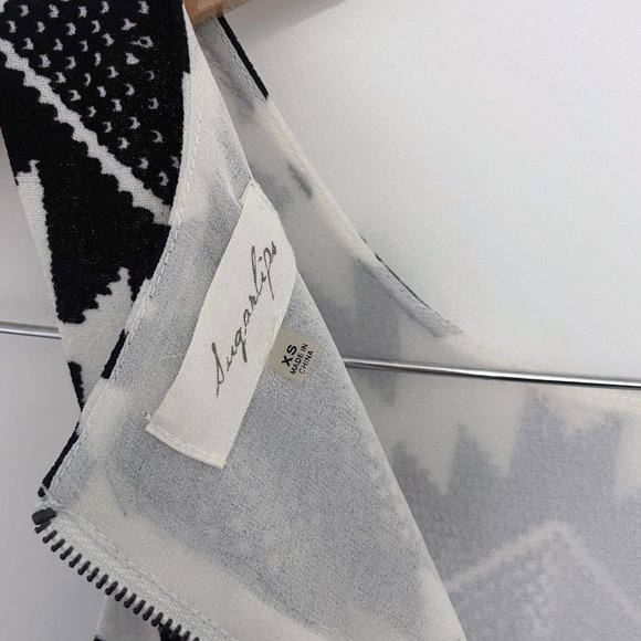 Sugarlips Aztec Dress - Picture 6 of 6